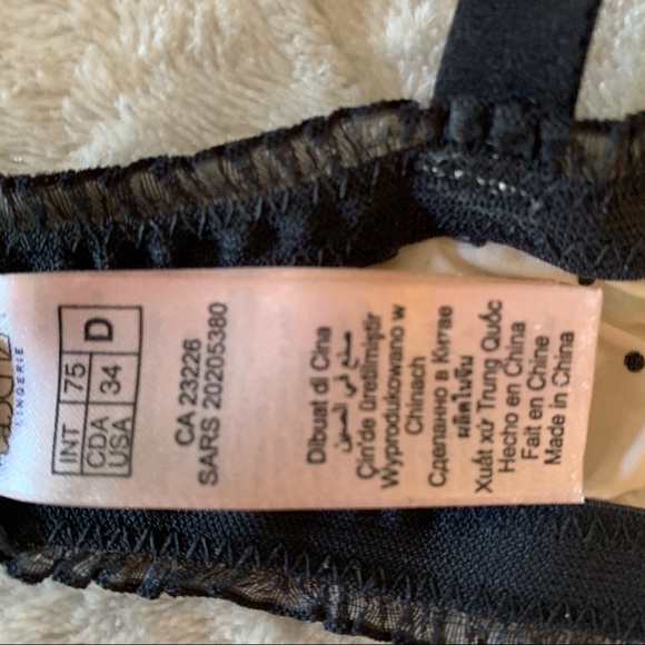 La Senza cute bra in 34D - Picture 6 of 7